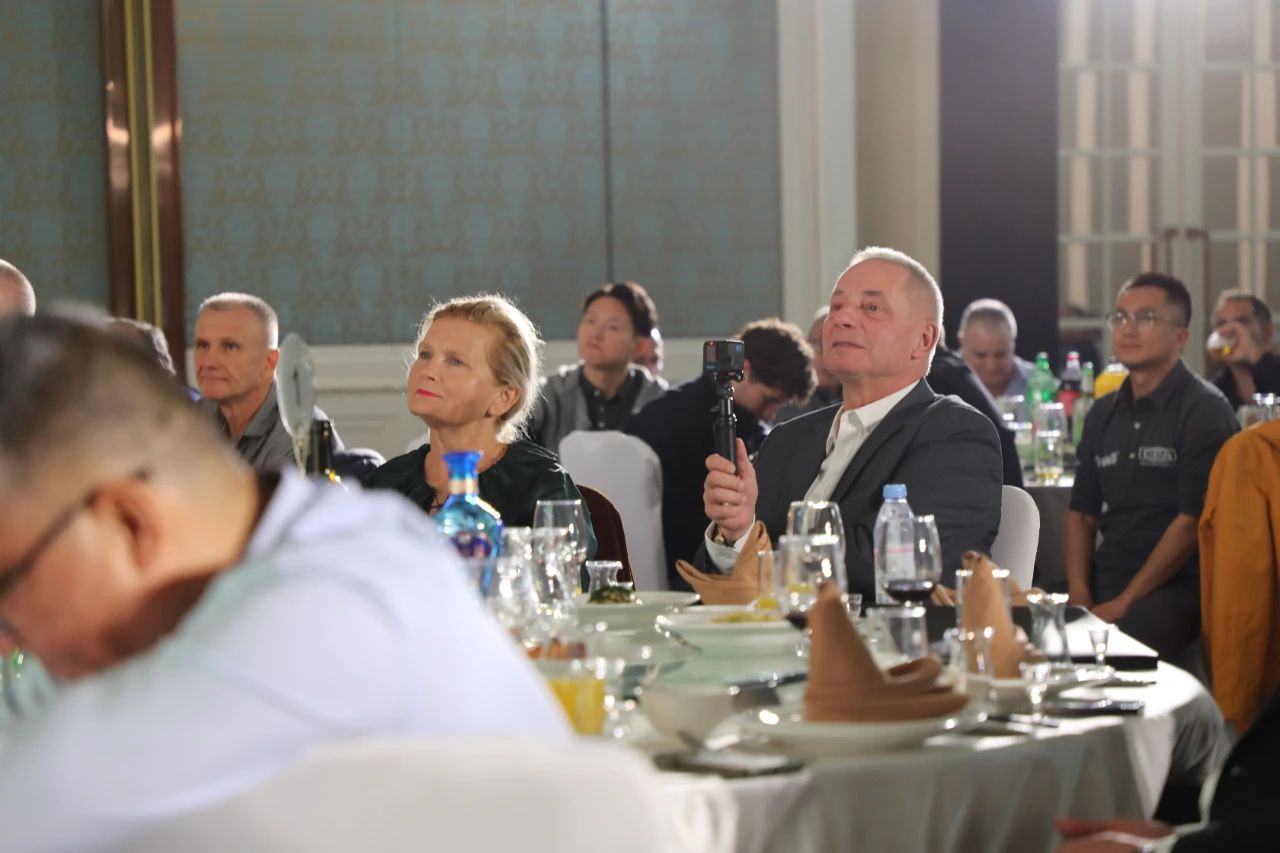 Glory with New Vigor Glory with New Vigor