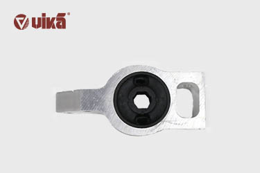 Каковы симптомы сломанной резиновой втулки нижнего рычага?