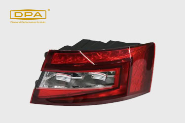 汽车尾灯一直亮是怎么回事？