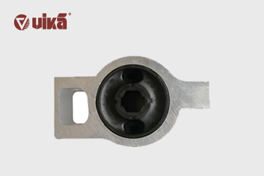 下支臂胶套开裂需要换吗？