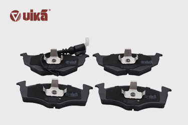 刹车片需要4个一起更换吗？