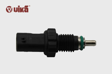 汽车温度传感器在哪个位置？