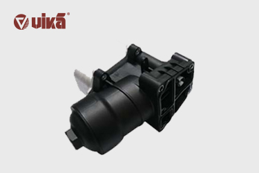 ¿Cuáles son las posibles causas de la fuga de aceite en el enfriador de aceite?